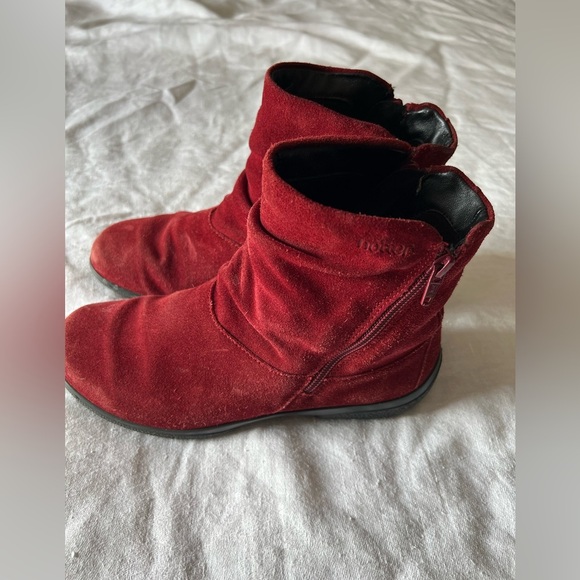 Hotter Whisper Stylish Red Suede Boots. Zipper. Like new. 71/2. - Picture 1 of 8
